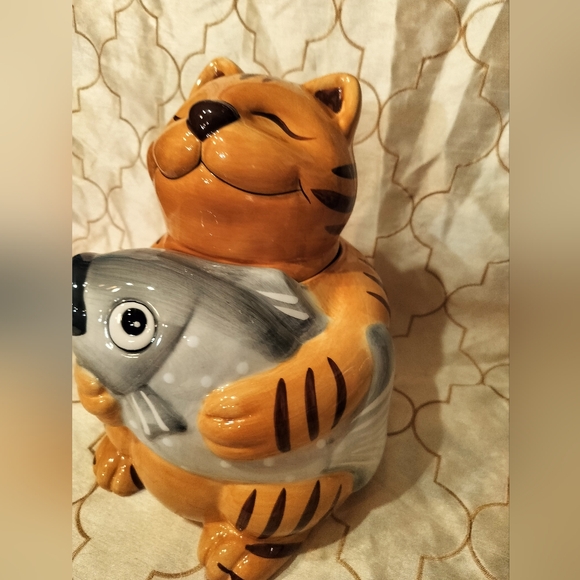 Cookie Jar Cat Holding Fish CKAO yellow cat Vintage in great condition - Picture 2 of 11